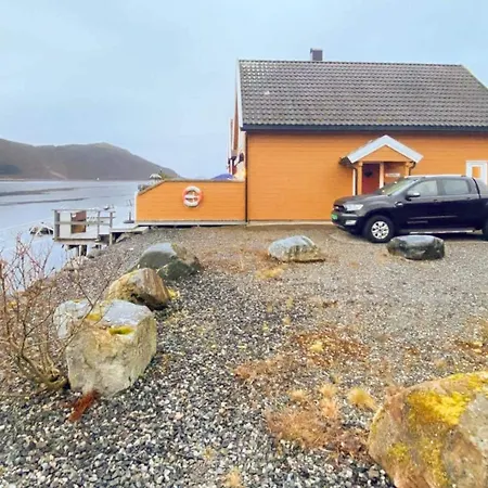 6 Person In Gursken-by Traum Larsnes