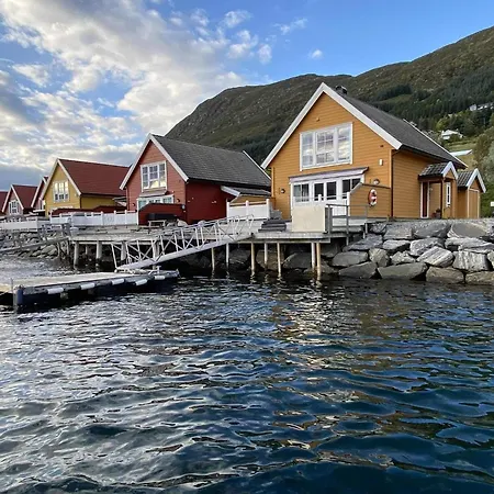 6 Person In Gursken-by Traum * Larsnes