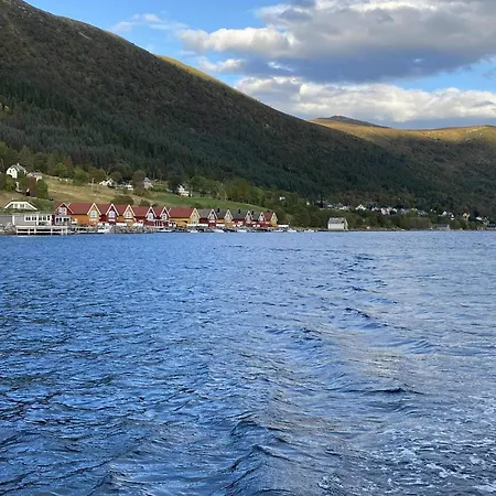 6 Person In Gursken-by Traum *