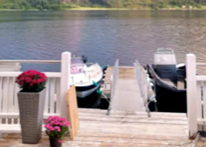 6 Person In Gursken-by Traum * Larsnes