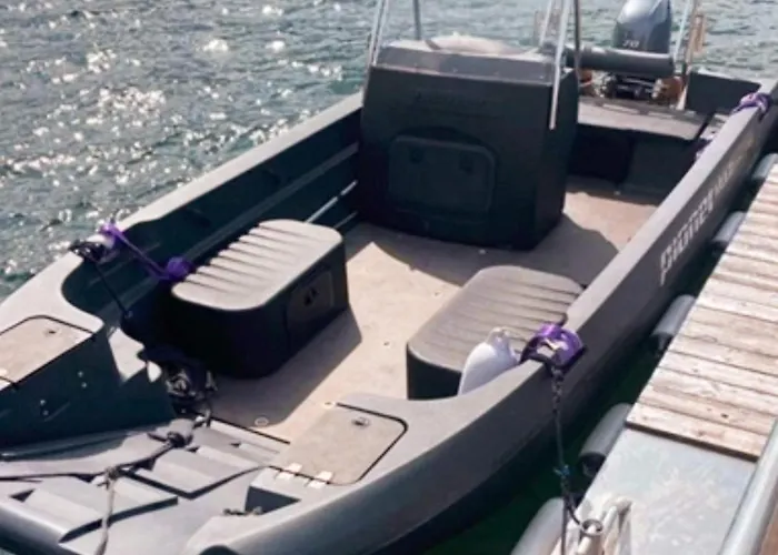 6 Person In Gursken-by Traum