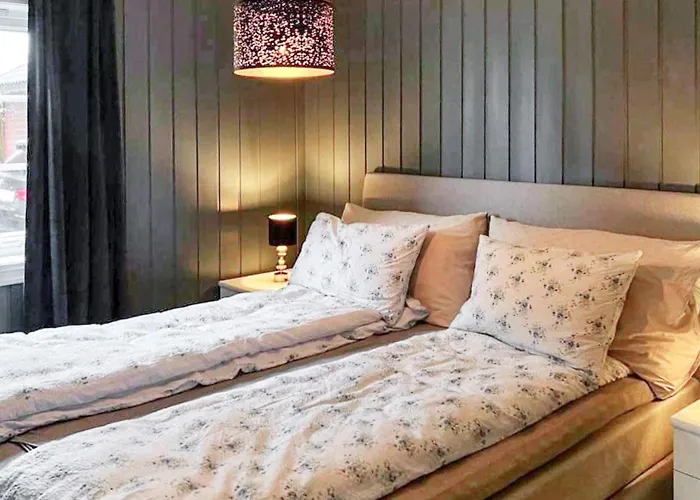 度假居 6 Person In Gursken-by Traum Larsnes