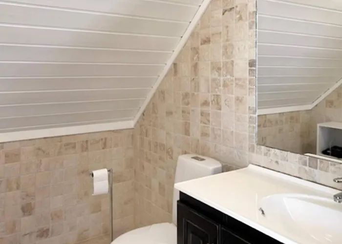 6 Person In Gursken-by Traum Ferienhaus Larsnes